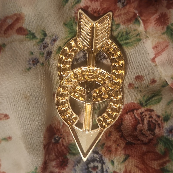 Chanel logo - Picture 2 of 2